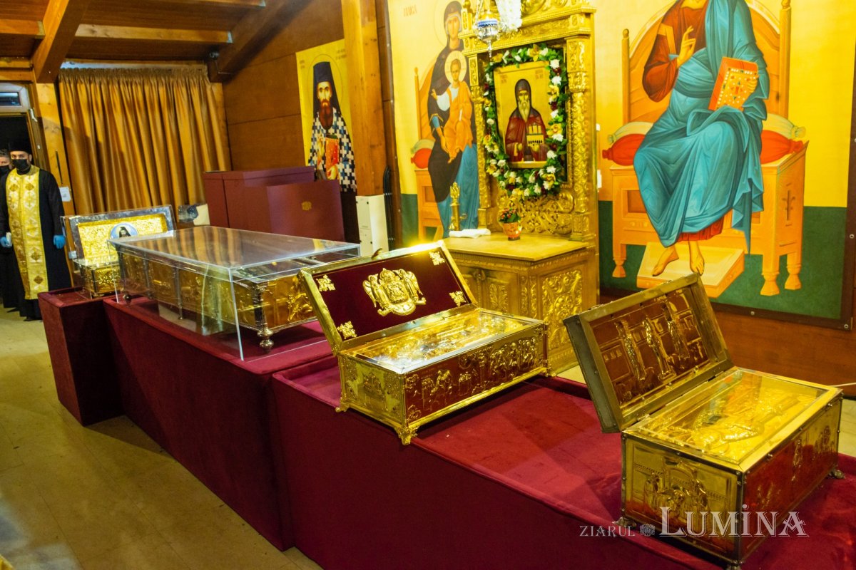 Ceasuri de priveghere pe Colina Bucuriei 189799