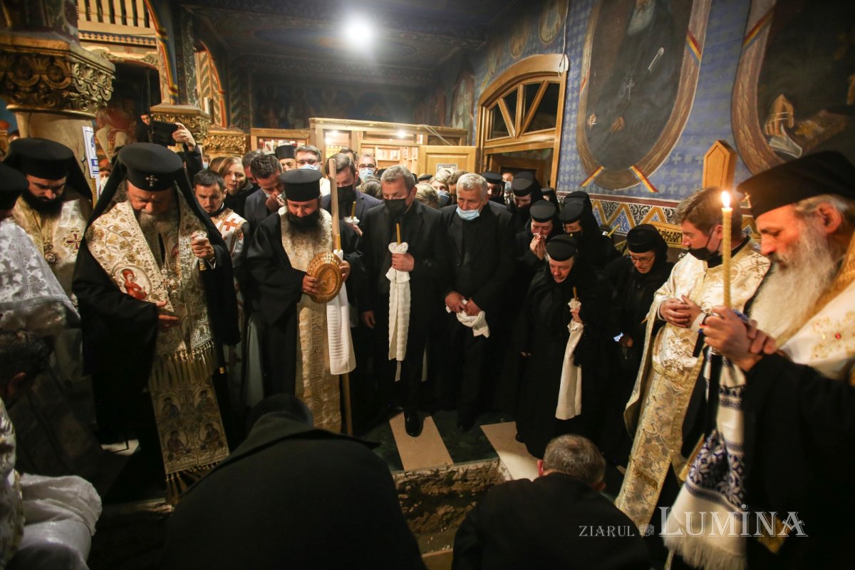 Odihnă veşnică pentru Preasfinţitul Gurie în Catedrala Episcopală din Deva 189548