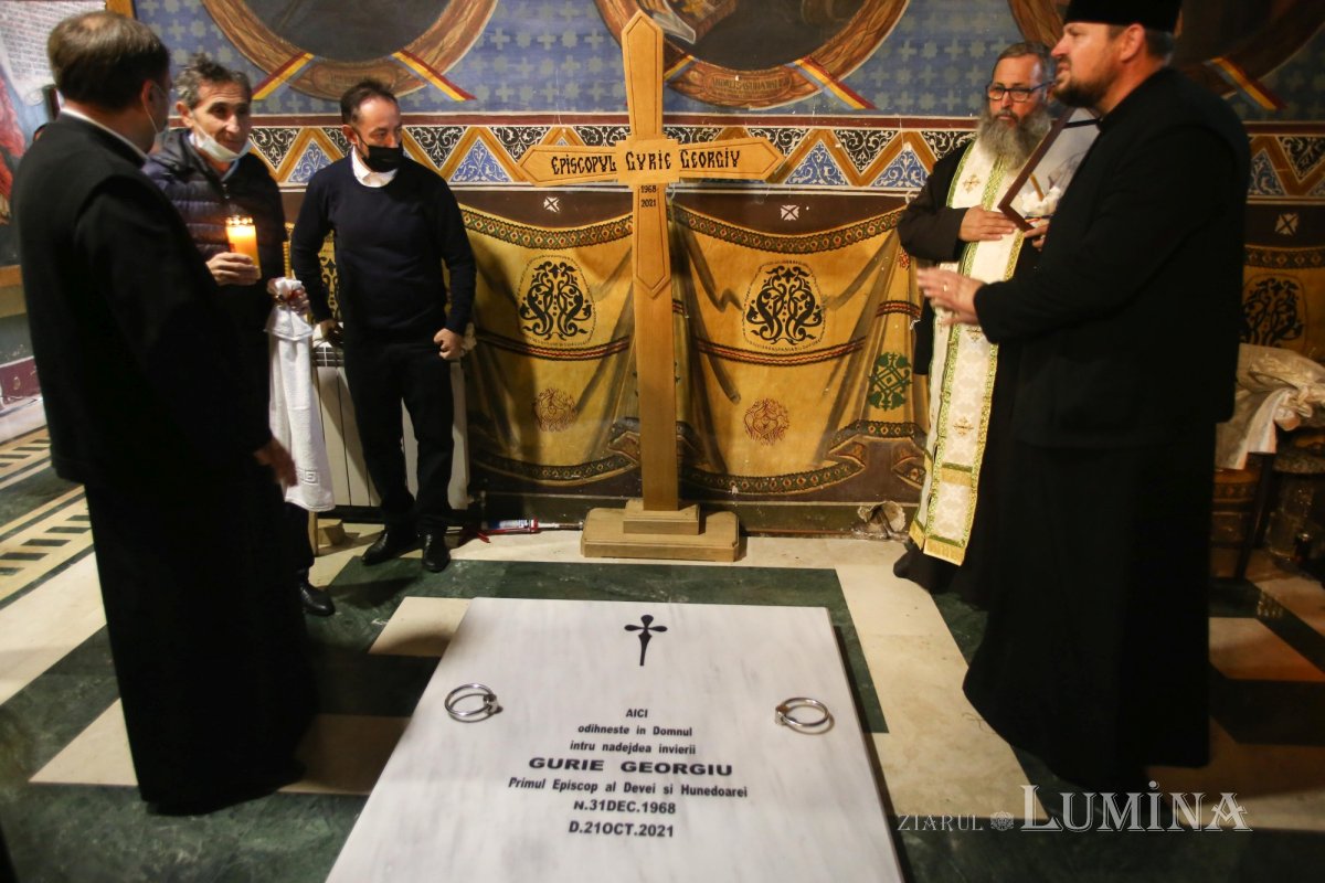 Odihnă veşnică pentru Preasfinţitul Gurie în Catedrala Episcopală din Deva 189550