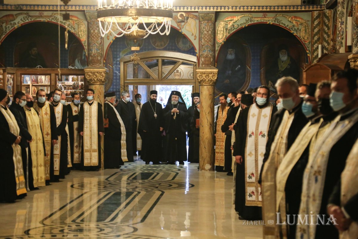 Odihnă veşnică pentru Preasfinţitul Gurie în Catedrala Episcopală din Deva 189564