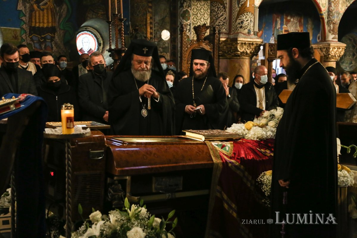 Odihnă veşnică pentru Preasfinţitul Gurie în Catedrala Episcopală din Deva 189566