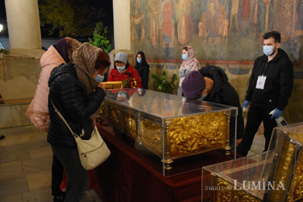 Pelerinajul tradiţional din Bucureşti continuă la Baldachinul sfinţilor 189434