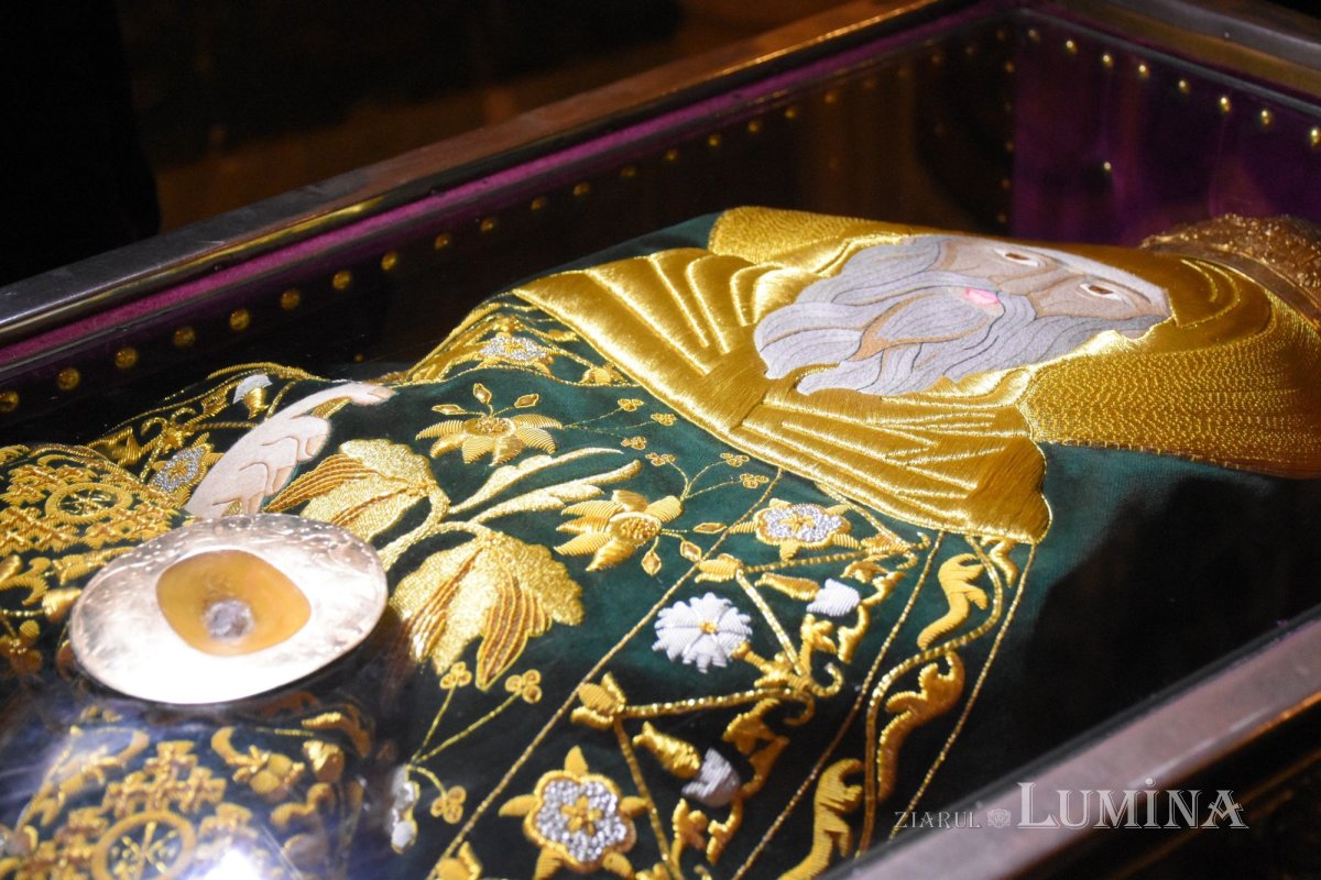 Pelerinajul tradiţional din Bucureşti continuă la Baldachinul sfinţilor 189438