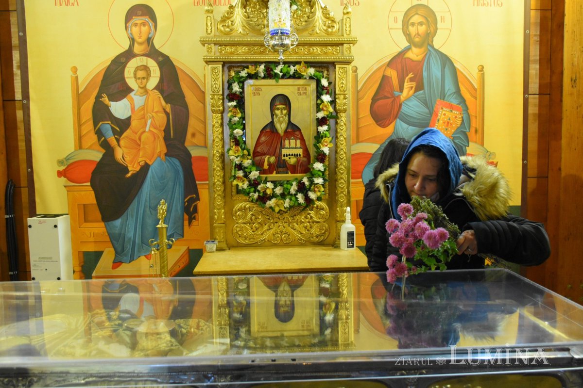 Pelerinajul tradiţional din Bucureşti continuă la Baldachinul sfinţilor 189458