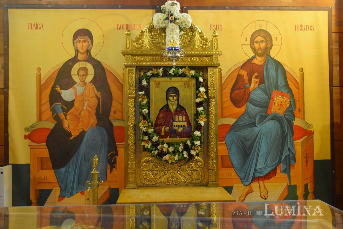 Pelerinajul tradiţional din Bucureşti continuă la Baldachinul sfinţilor 189474