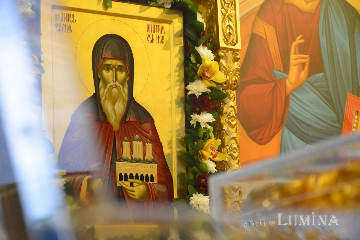 Pelerinajul tradiţional din Bucureşti continuă la Baldachinul sfinţilor 189485