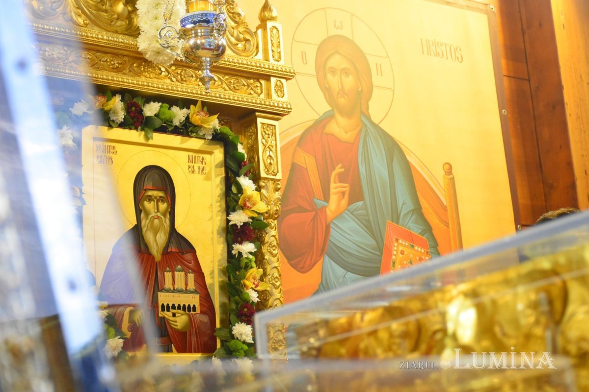 Pelerinajul tradiţional din Bucureşti continuă la Baldachinul sfinţilor 189486