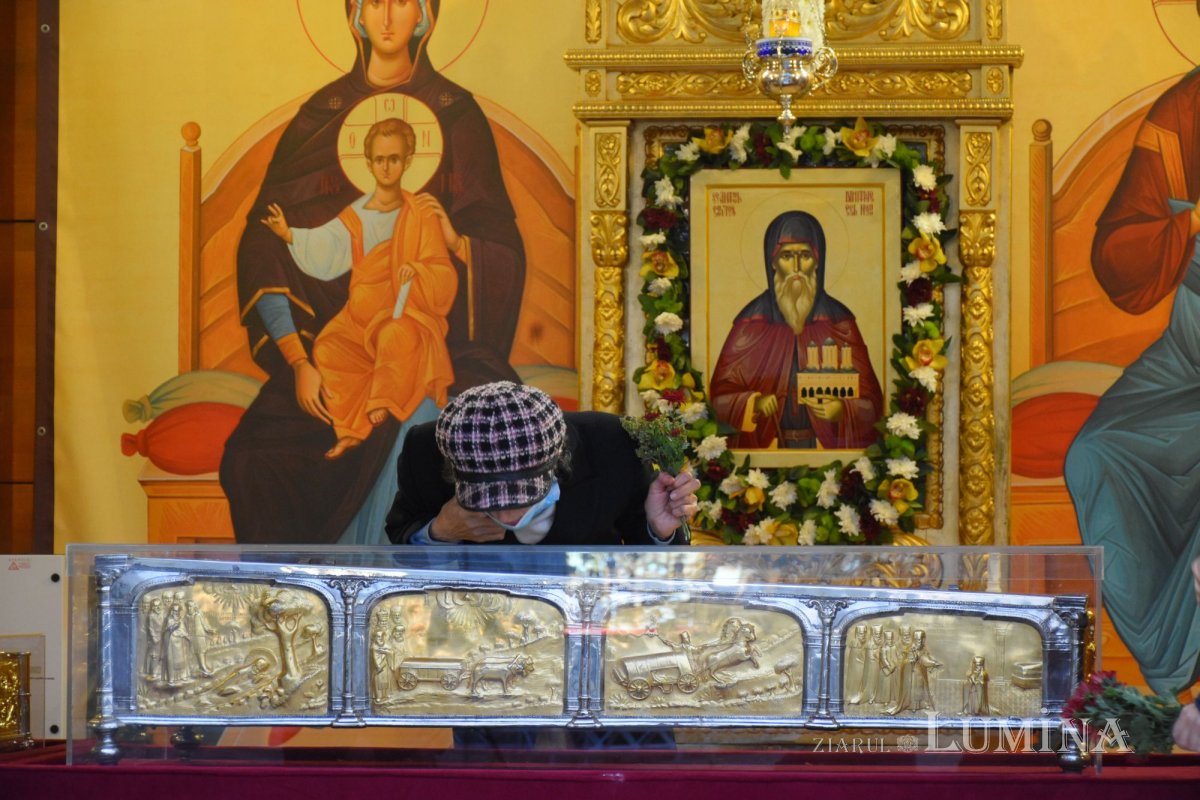 Pelerinajul tradiţional din Bucureşti continuă la Baldachinul sfinţilor 189487