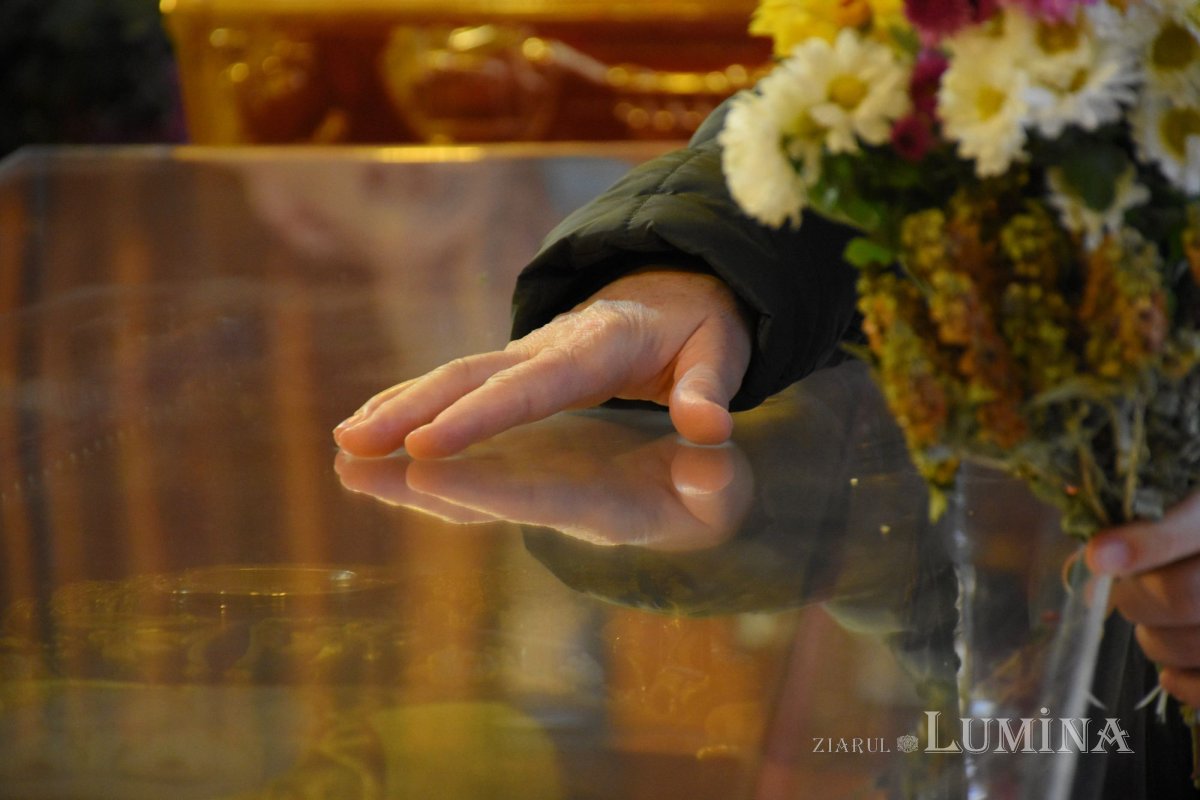 Pelerinajul tradiţional din Bucureşti continuă la Baldachinul sfinţilor 189491