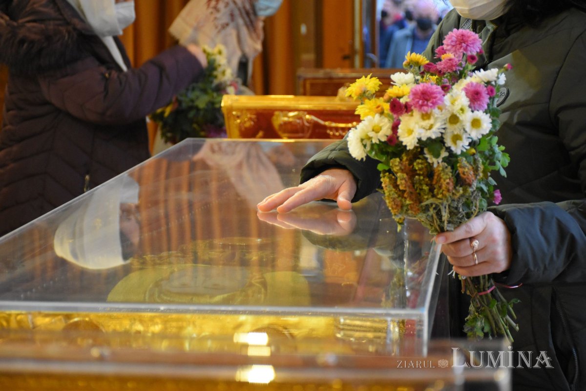 Pelerinajul tradiţional din Bucureşti continuă la Baldachinul sfinţilor 189492