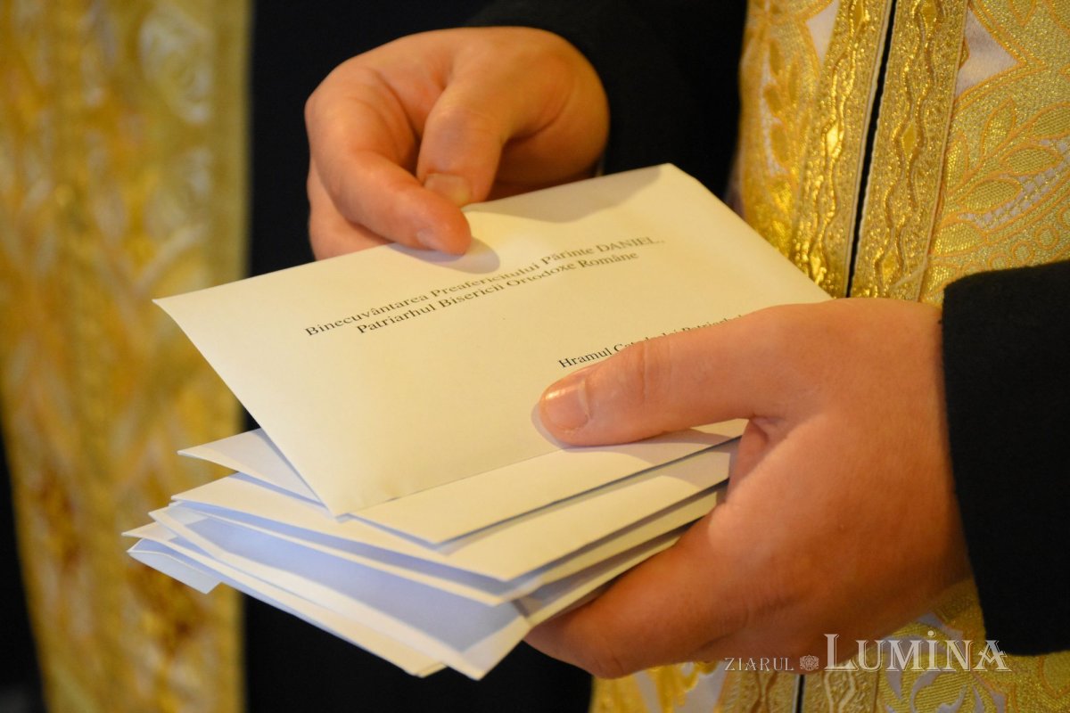 Pelerinajul tradiţional din Bucureşti continuă la Baldachinul sfinţilor 189494