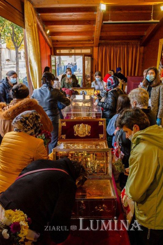 Laudă de seară în cinstea unuia dintre ocrotitorii românilor din afara granițelor 190031