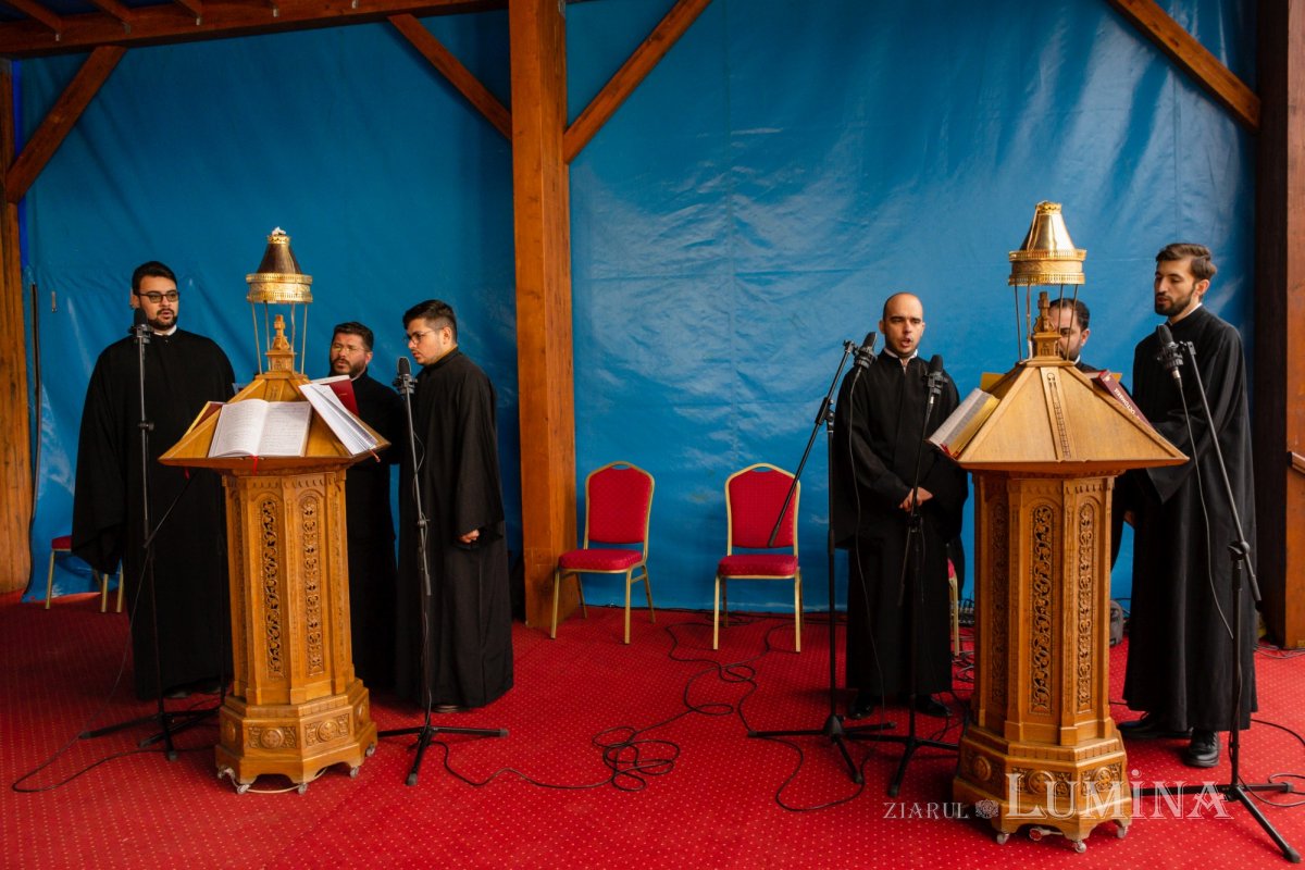 Laudă de seară în cinstea unuia dintre ocrotitorii românilor din afara granițelor 190039