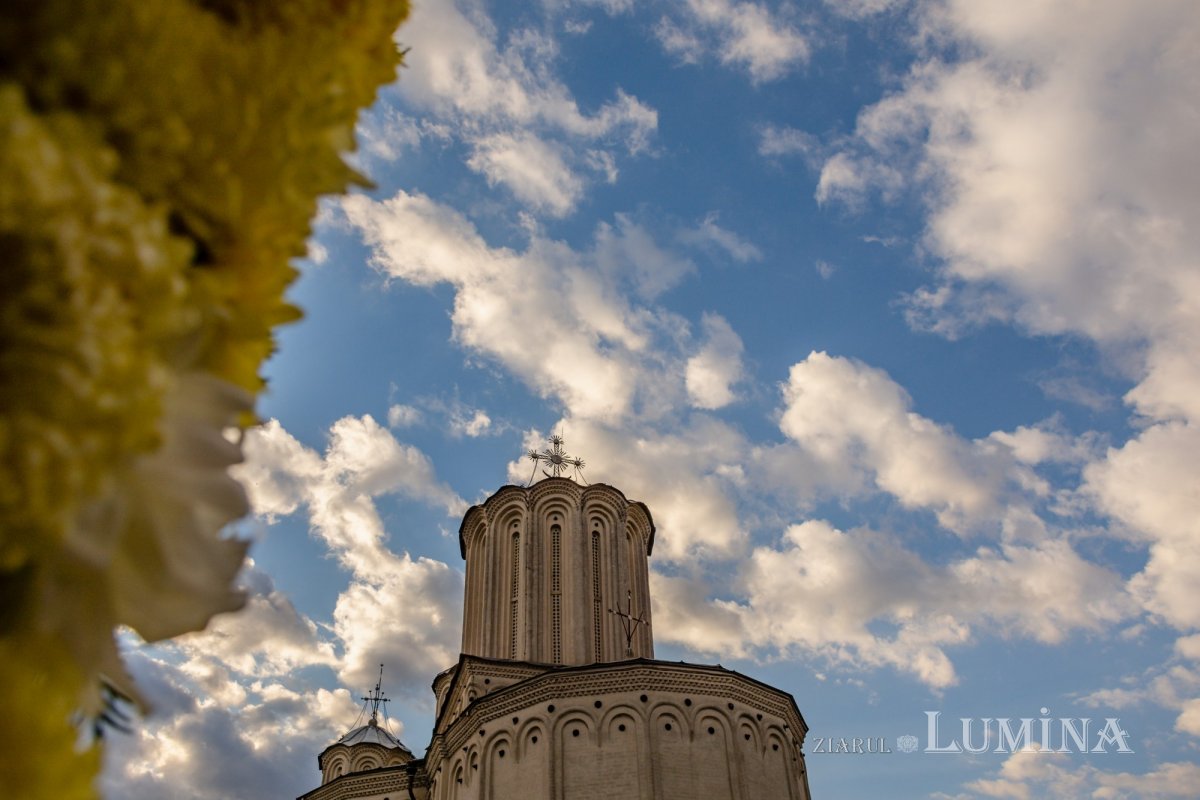 Laudă de seară în cinstea unuia dintre ocrotitorii românilor din afara granițelor 190057