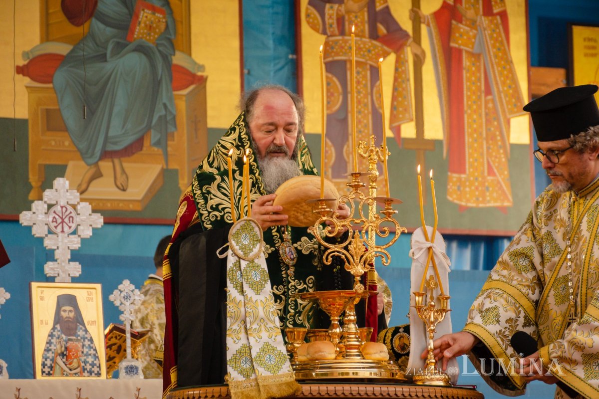 Laudă de seară în cinstea unuia dintre ocrotitorii românilor din afara granițelor 190112