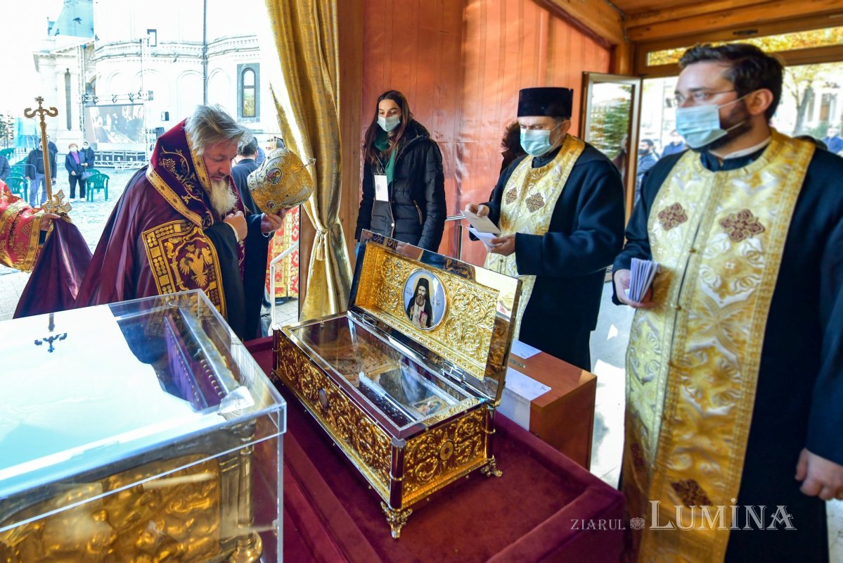 Începutul sărbătorii Mucenicului Izvorâtor de Mir pe Colina Bucuriei 190291