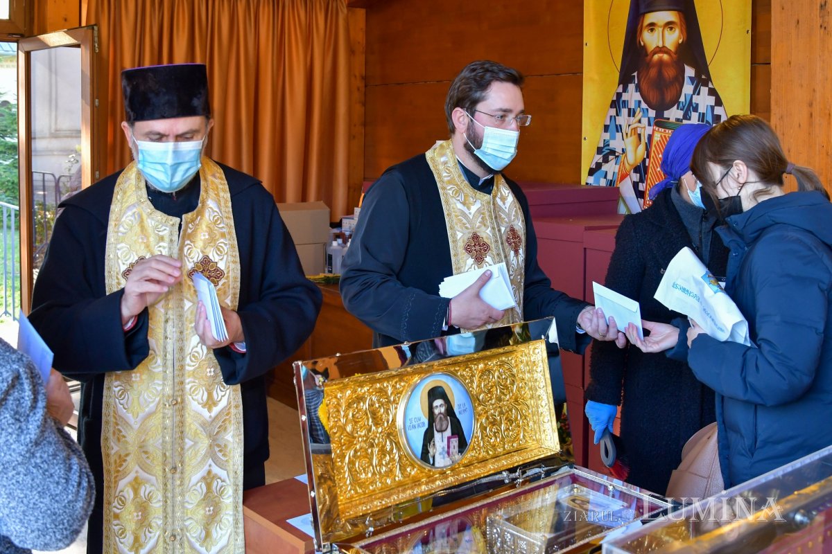 Începutul sărbătorii Mucenicului Izvorâtor de Mir pe Colina Bucuriei 190295