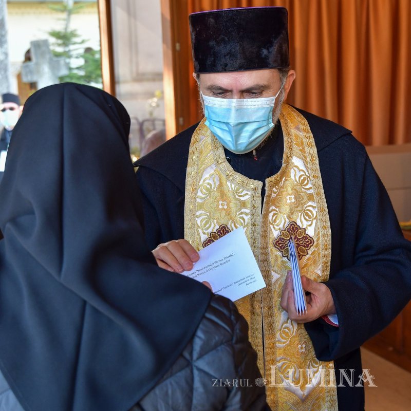 Începutul sărbătorii Mucenicului Izvorâtor de Mir pe Colina Bucuriei 190296