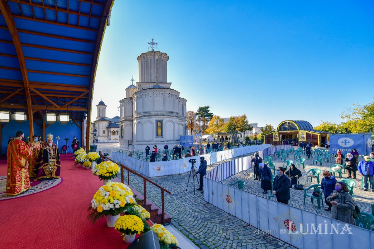 Începutul sărbătorii Mucenicului Izvorâtor de Mir pe Colina Bucuriei 190299