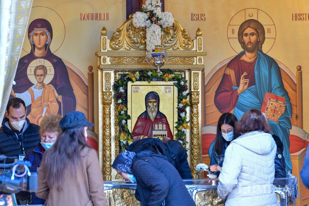 Începutul sărbătorii Mucenicului Izvorâtor de Mir pe Colina Bucuriei 190305