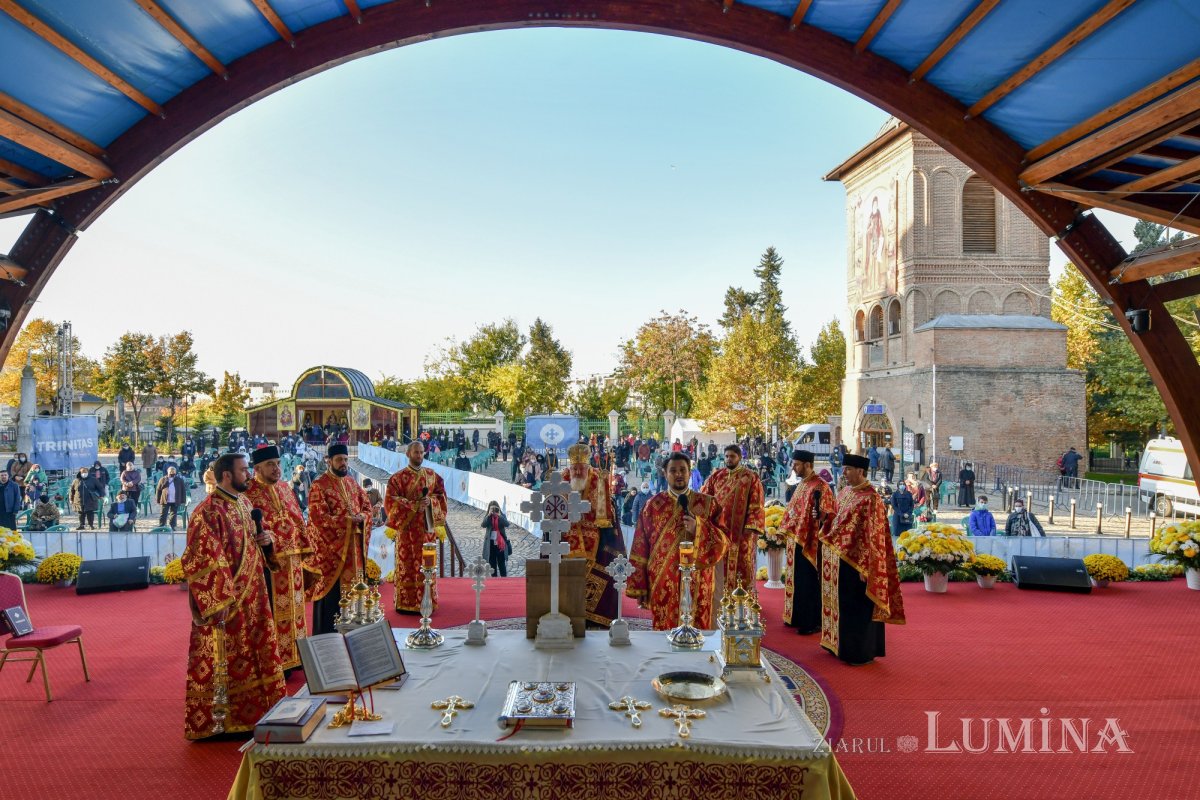 Începutul sărbătorii Mucenicului Izvorâtor de Mir pe Colina Bucuriei 190314