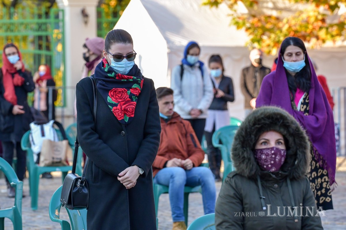 Începutul sărbătorii Mucenicului Izvorâtor de Mir pe Colina Bucuriei 190317