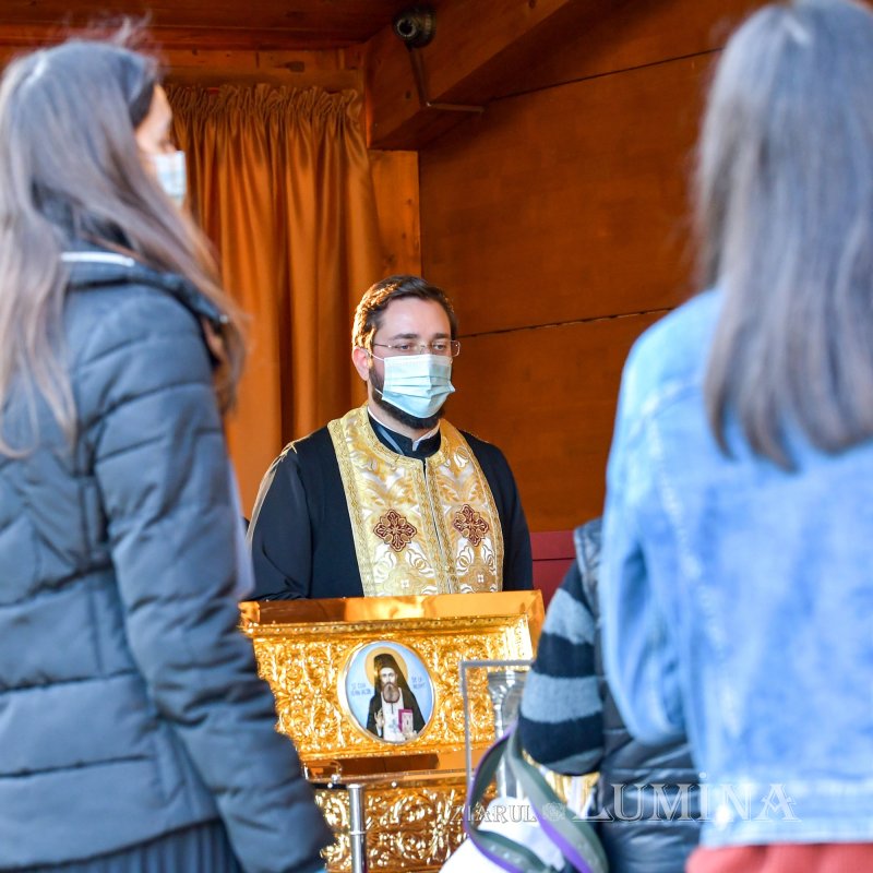 Începutul sărbătorii Mucenicului Izvorâtor de Mir pe Colina Bucuriei 190318