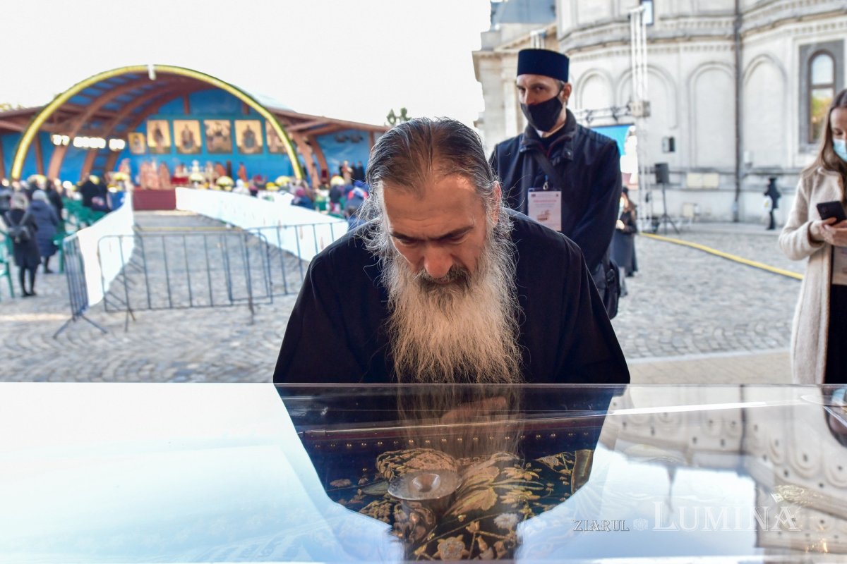Începutul sărbătorii Mucenicului Izvorâtor de Mir pe Colina Bucuriei 190322
