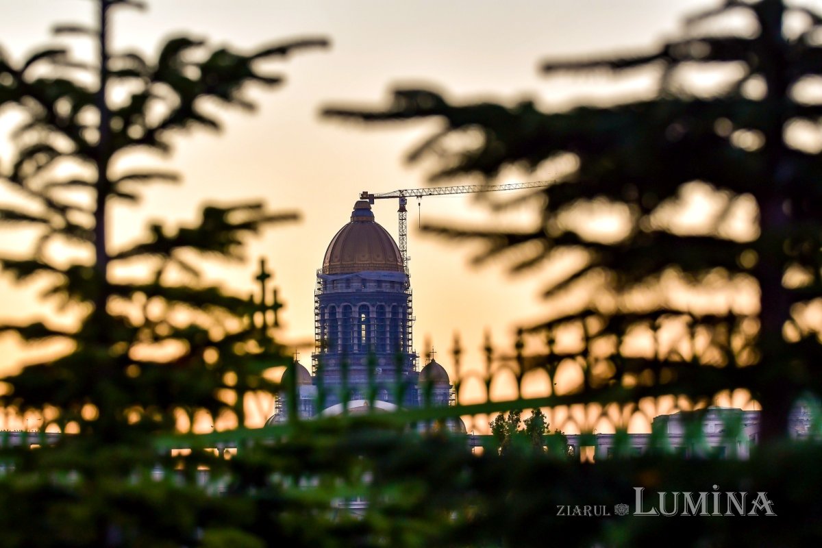Începutul sărbătorii Mucenicului Izvorâtor de Mir pe Colina Bucuriei 190337