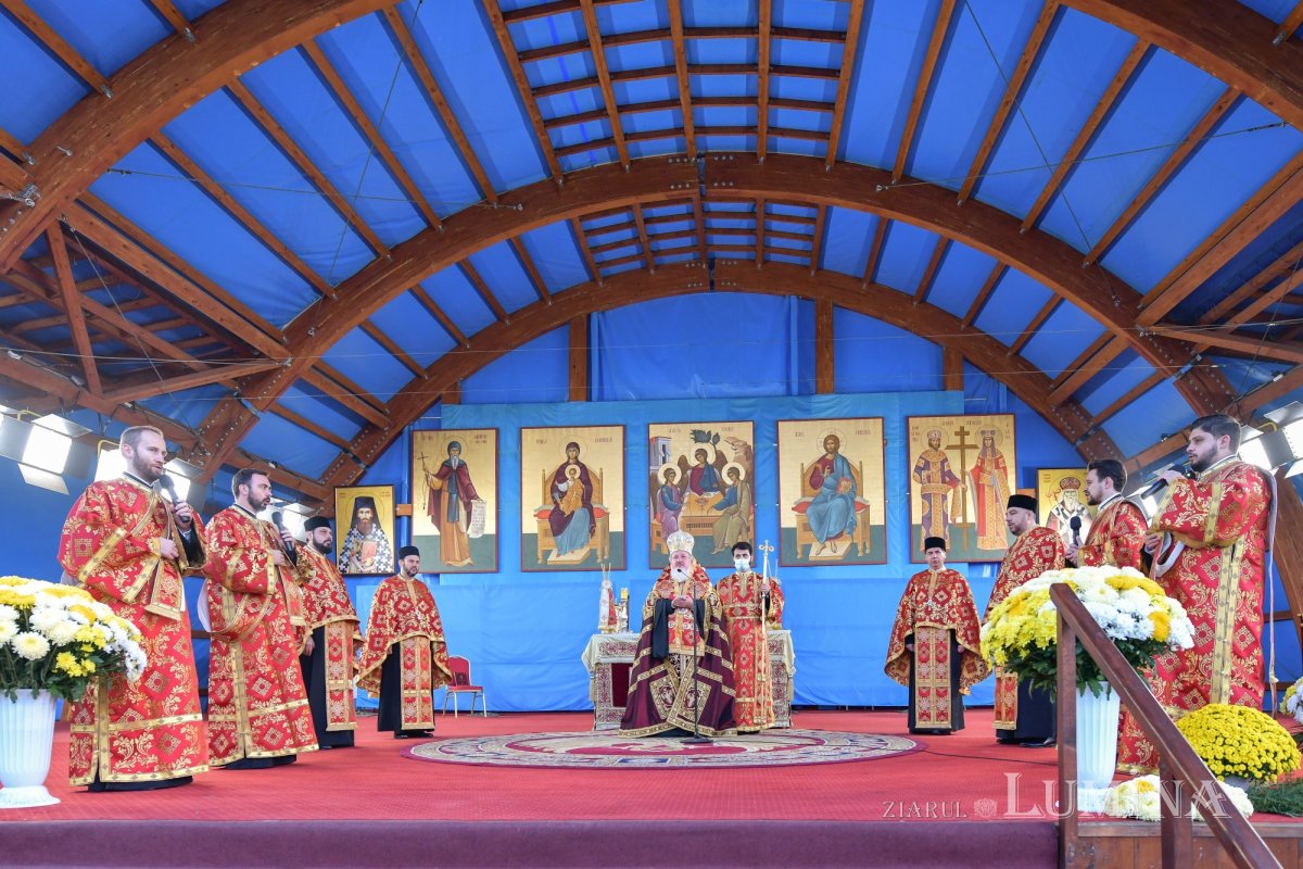 Începutul sărbătorii Mucenicului Izvorâtor de Mir pe Colina Bucuriei 190338