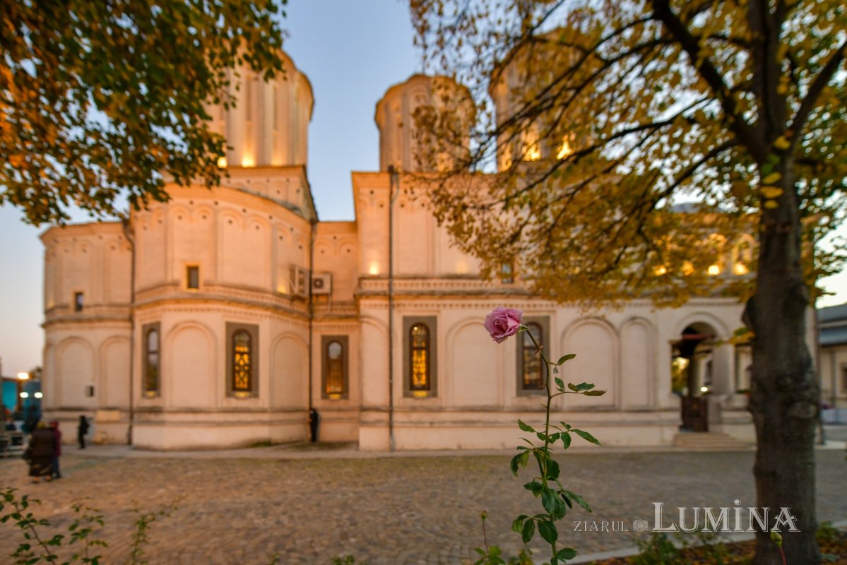 Începutul sărbătorii Mucenicului Izvorâtor de Mir pe Colina Bucuriei 190339