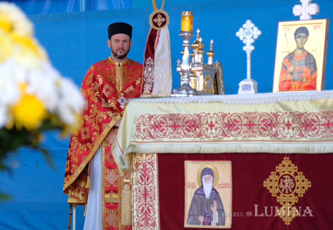 Prăznuire duhovnicească adusă Sfântului Mucenic Dimitrie pe Colina Bucuriei 190393