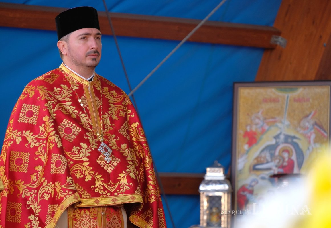 Prăznuire duhovnicească adusă Sfântului Mucenic Dimitrie pe Colina Bucuriei 190394