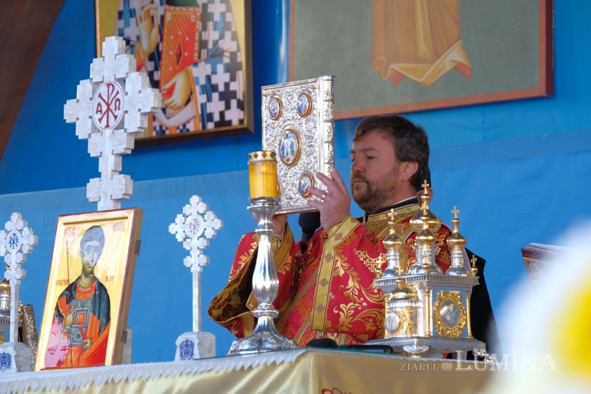 Prăznuire duhovnicească adusă Sfântului Mucenic Dimitrie pe Colina Bucuriei 190398