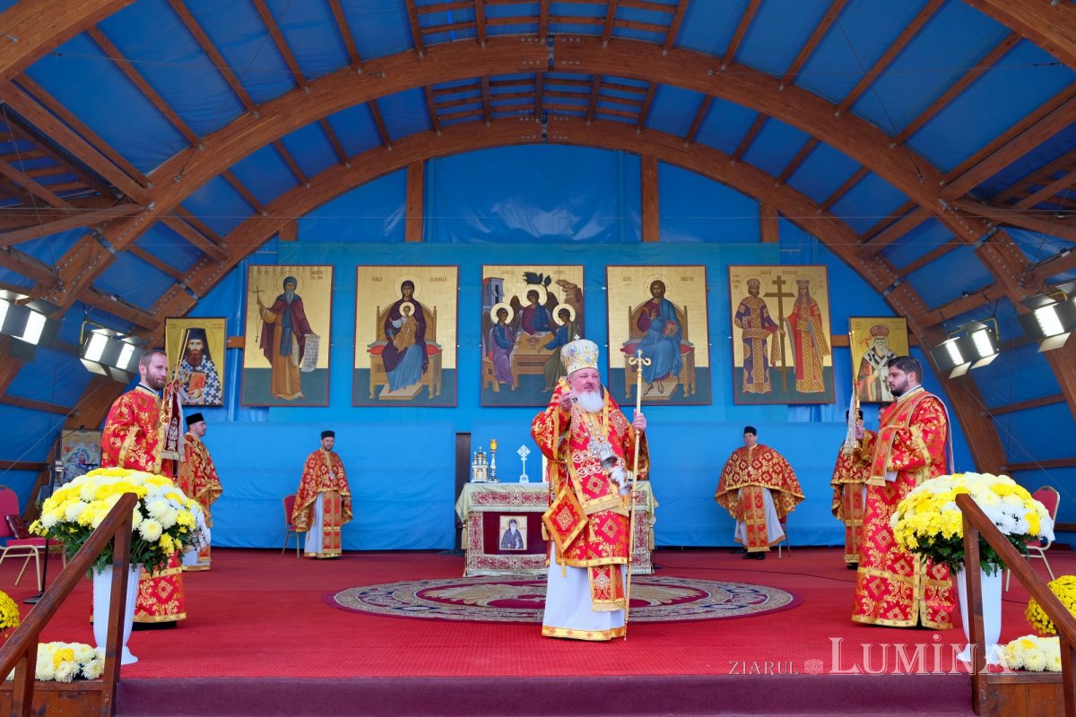 Prăznuire duhovnicească adusă Sfântului Mucenic Dimitrie pe Colina Bucuriei 190400