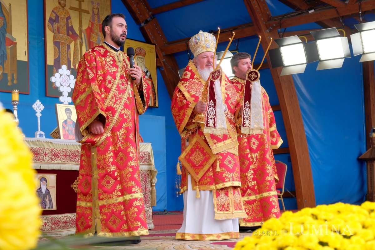 Prăznuire duhovnicească adusă Sfântului Mucenic Dimitrie pe Colina Bucuriei 190402
