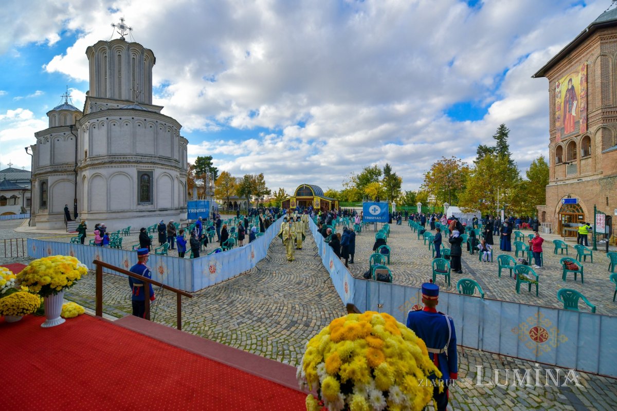 Rugăciune de seară în cinstea Ocrotitorului Bucureștilor pe Colina Bucuriei 190533