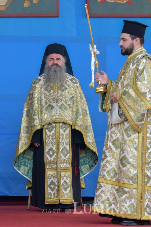 Rugăciune de seară în cinstea Ocrotitorului Bucureștilor pe Colina Bucuriei 190535