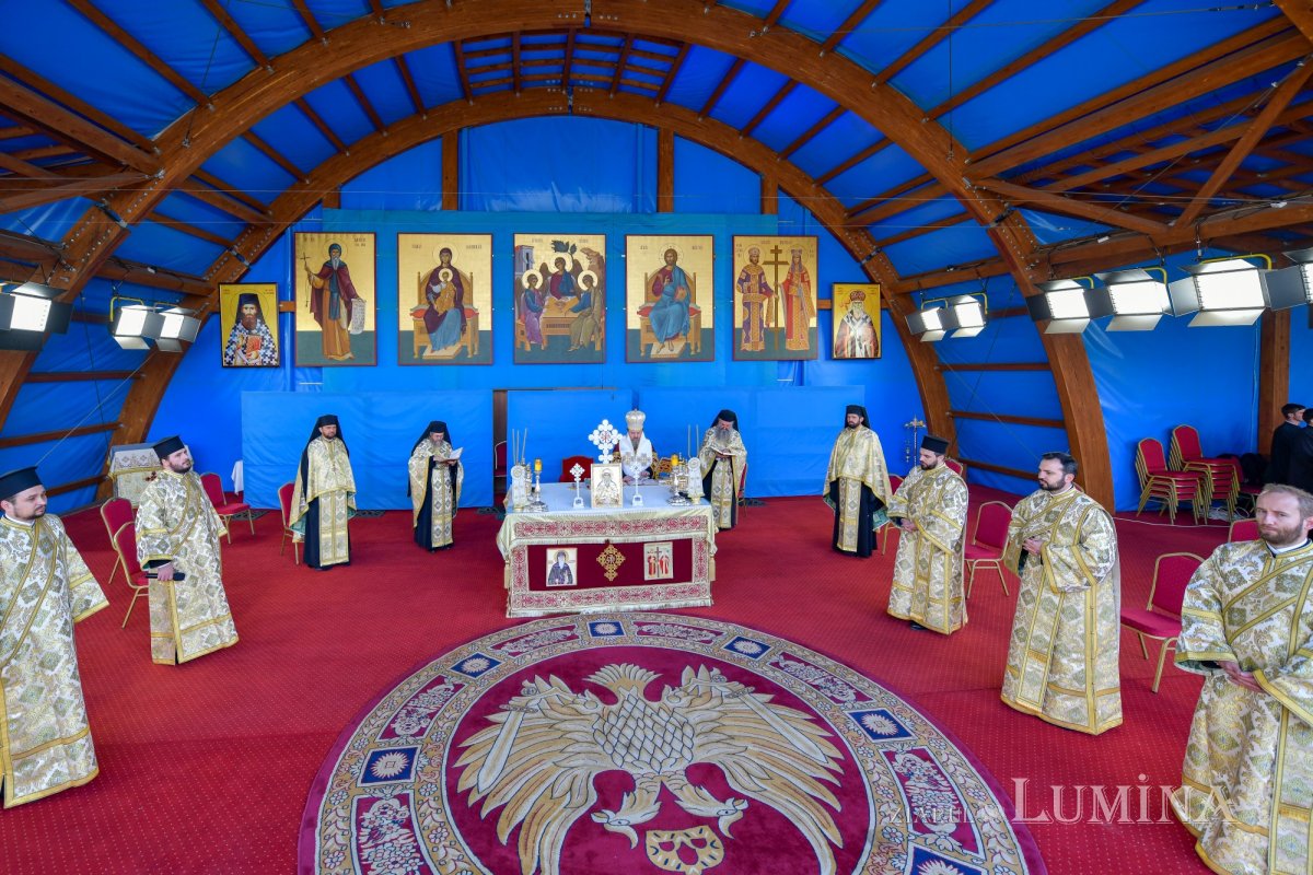 Rugăciune de seară în cinstea Ocrotitorului Bucureștilor pe Colina Bucuriei 190537