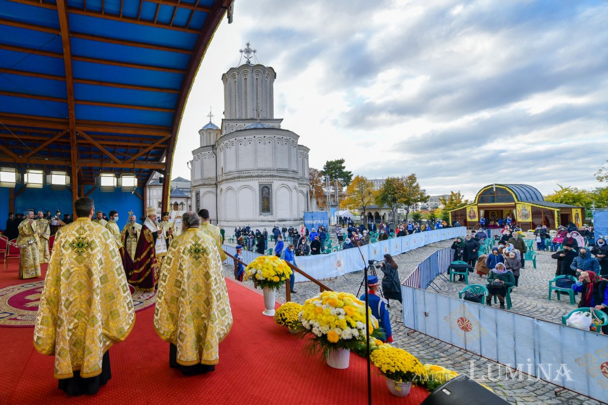 Rugăciune de seară în cinstea Ocrotitorului Bucureștilor pe Colina Bucuriei 190546