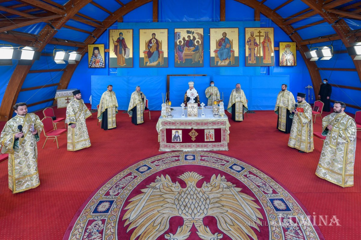 Rugăciune de seară în cinstea Ocrotitorului Bucureștilor pe Colina Bucuriei 190551