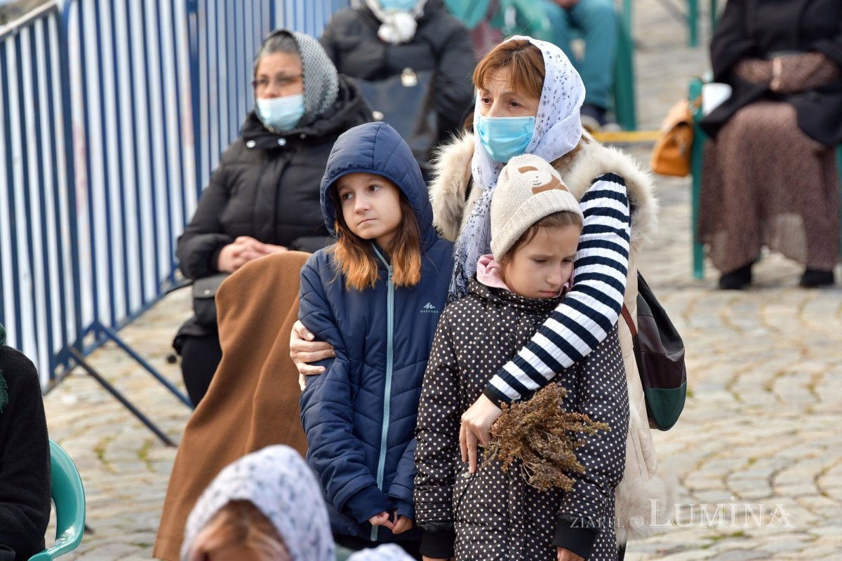 Rugăciune de seară în cinstea Ocrotitorului Bucureștilor pe Colina Bucuriei 190552