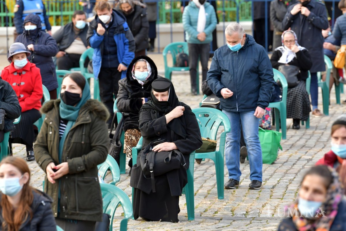 Rugăciune de seară în cinstea Ocrotitorului Bucureștilor pe Colina Bucuriei 190553