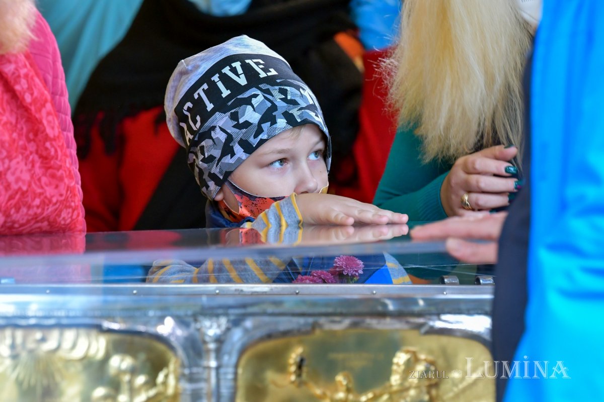 Rugăciune de seară în cinstea Ocrotitorului Bucureștilor pe Colina Bucuriei 190556