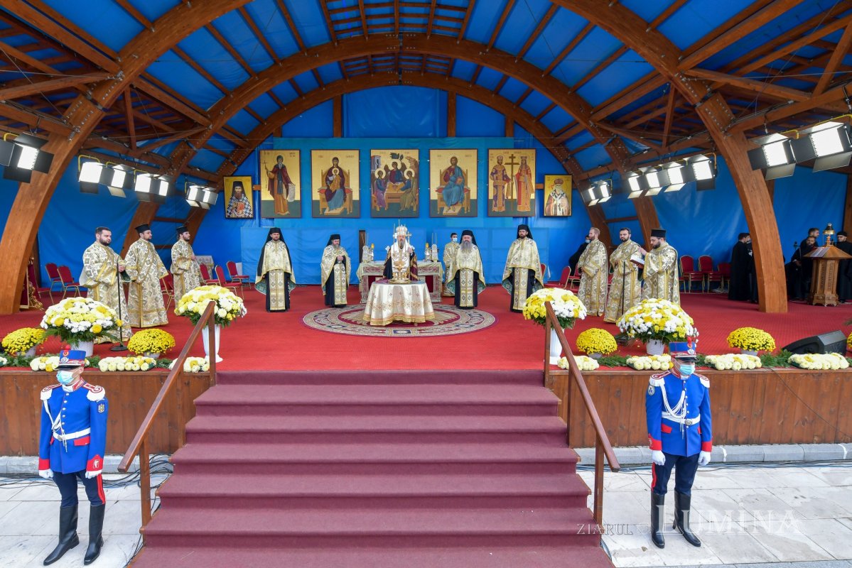 Rugăciune de seară în cinstea Ocrotitorului Bucureștilor pe Colina Bucuriei 190561