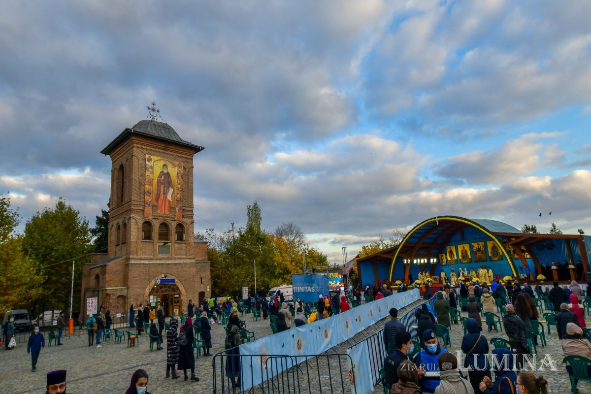 Rugăciune de seară în cinstea Ocrotitorului Bucureștilor pe Colina Bucuriei 190566