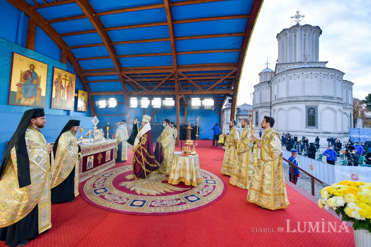 Rugăciune de seară în cinstea Ocrotitorului Bucureștilor pe Colina Bucuriei 190570
