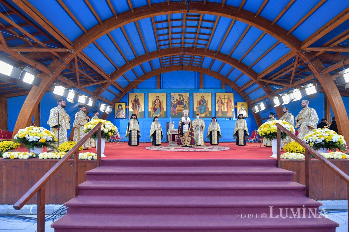 Rugăciune de seară în cinstea Ocrotitorului Bucureștilor pe Colina Bucuriei 190572