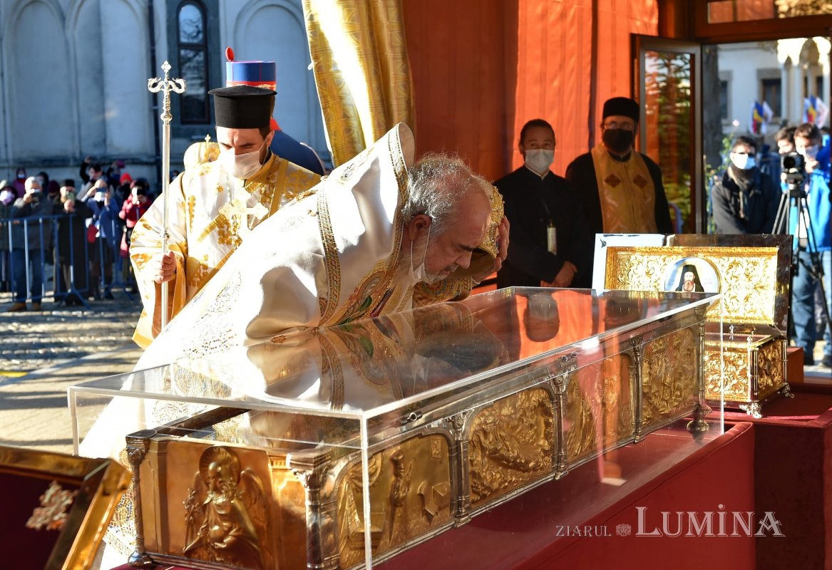 Binecuvântarea sfinților la hramul de toamnă al Catedralei Patriarhale 190774