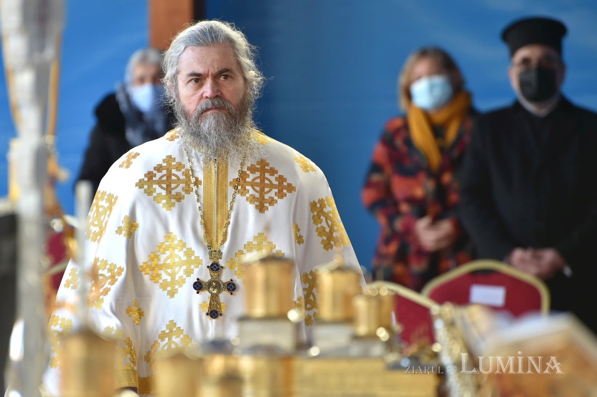 Binecuvântarea sfinților la hramul de toamnă al Catedralei Patriarhale 190784